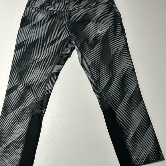 Nike women’s size medium dri-fit running leggings - Picture 2 of 14